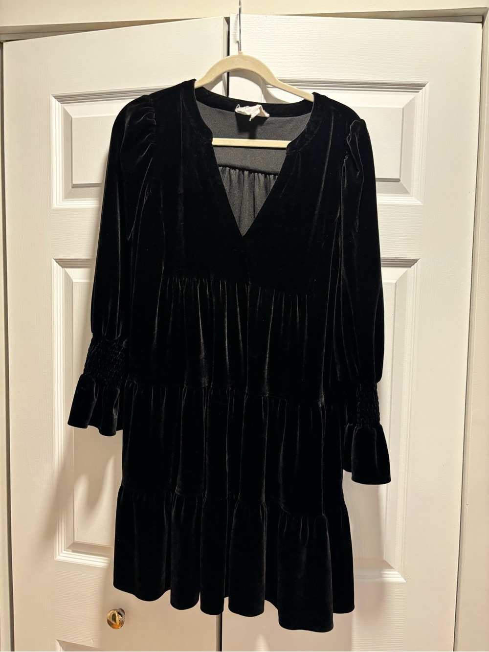 Pomander Place Black Velvet Tiered V-Neck Long Sleeve Dress